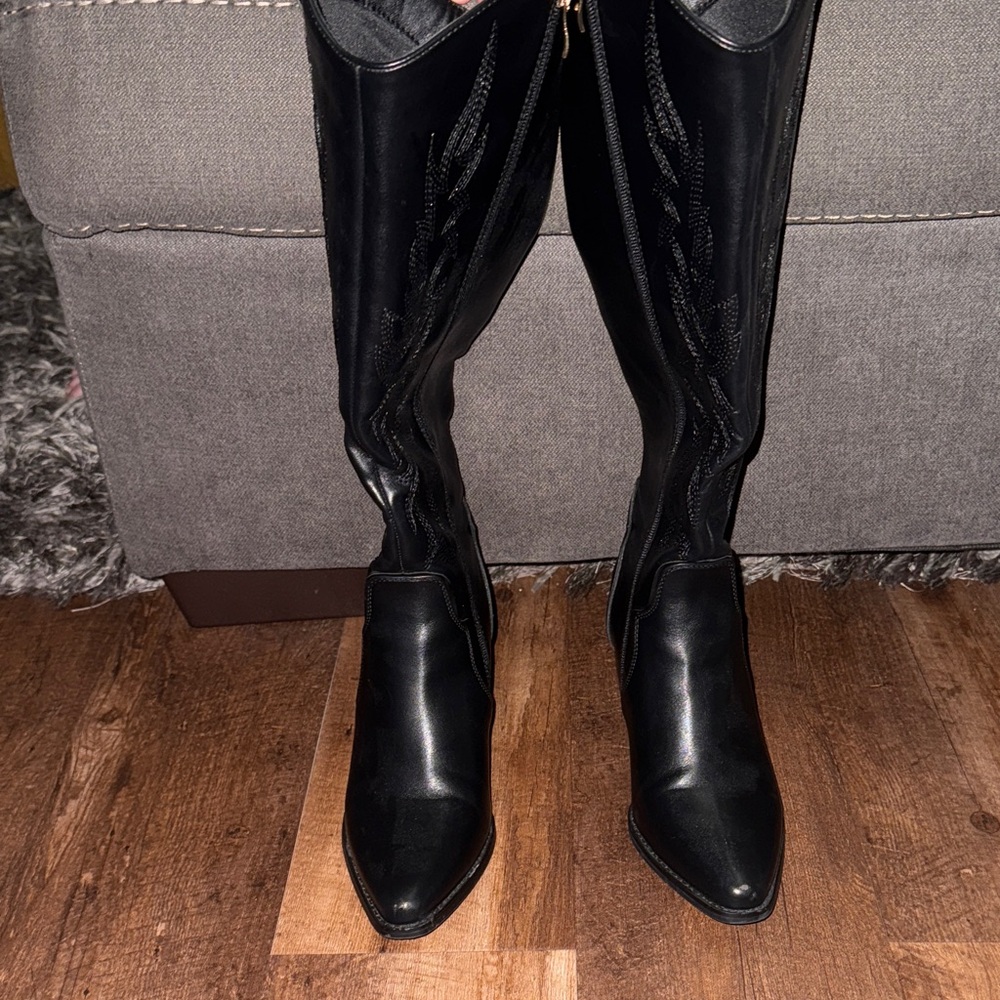 Dream Pairs Black Heeled Boots - Picture 4 of 8